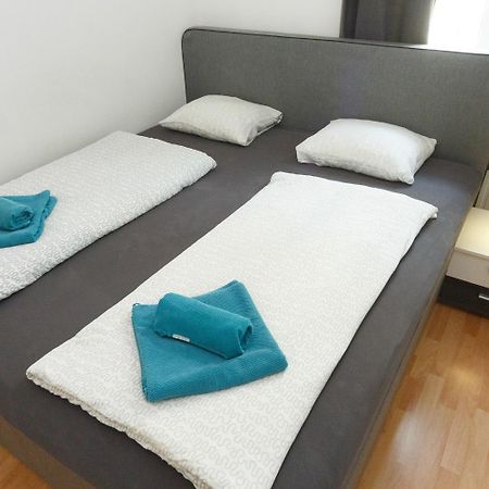 Apartments In Vienna Near Schoenbrunn & Westbahnhof - Keyless Check-In Exterior photo